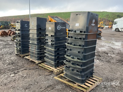 Quantity of (4) Pallets of Fencing