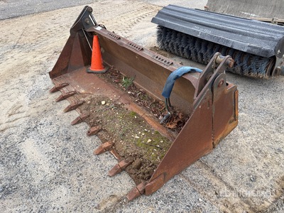 Bobcat 84 in Multi-Purpose Kompaktladerschaufel