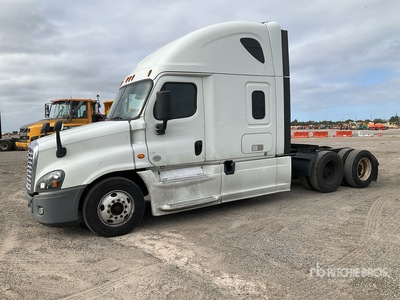 2019 Freightliner Cascadia 125 6x4 T/A Sleeper Truck Tractor