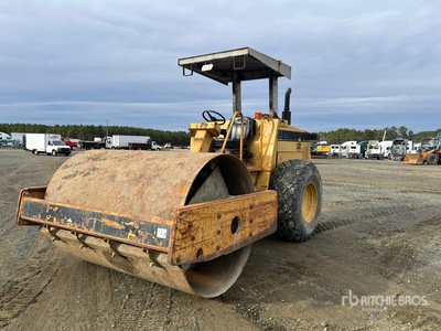 1997 Cat CS563C Smooth Drum Compactor