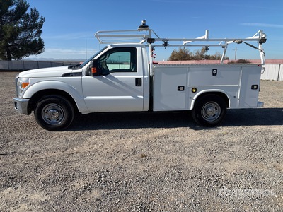 2016 Ford F-350 XL 4x2 Utility Truck