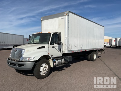 2016 International 1654 4x2 Furgoneta caja cerrada