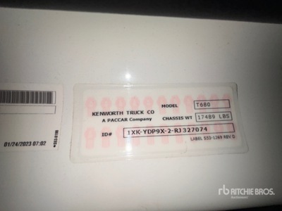 2024 Kenworth T680 Cabeza Tractora Cabina Dormitorio