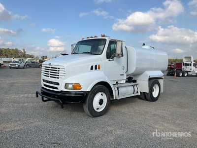 2001 Sterling A9500 2000 gal 4x2 Water vrachtwagen