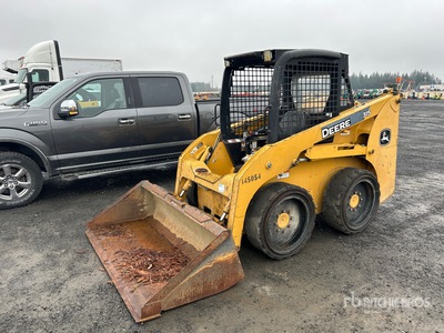 2014 John Deere 315 Minicargadora