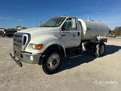 2006 Ford F-750 XL 2000 gal 4x2 Water Truck