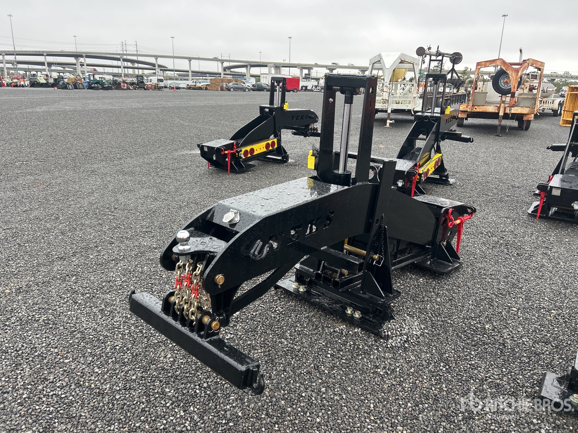 2025 Neks フィフスホイール