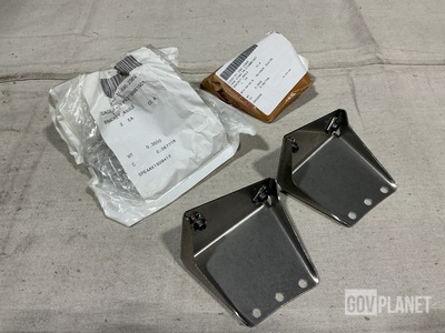 (17) GE 2158M61G01 Angle Brackets