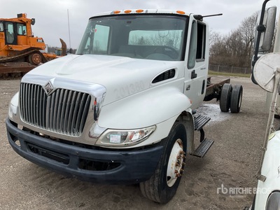 2006 International 4300 4x2 Cab and Chassis (Inoperable)