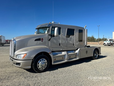 2011 Peterbilt T660 4x2 Crew Cab Versatile Hauler Truck