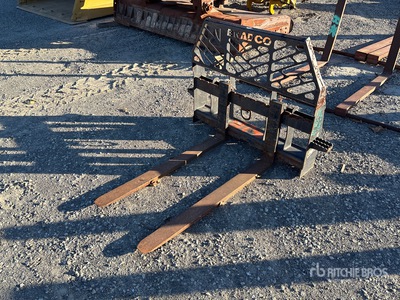 2016 Paladin 48 in Widły do miniładowarek