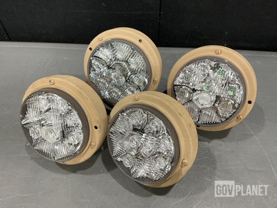 (4) Truck-Lite 07377 Headlights