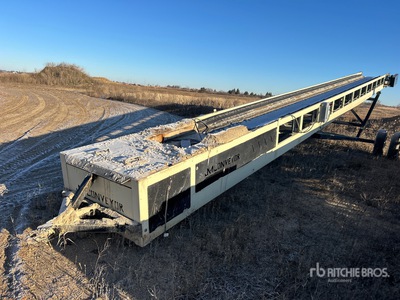 J&M 36 in x 50 ft Portable Stackable Conveyor