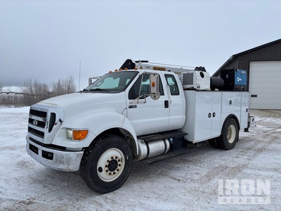 2011 Ford F-750 XLT 4x2 Extended Cab サービスカー