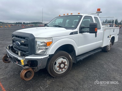 2016 Ford F-350 XL 4x4 Extended Cab Utility Truck