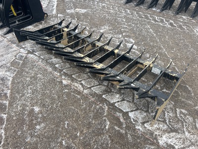 84 In Rastrillo horizontal para minicargadora