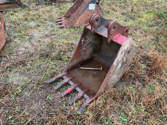 Tag 24 in Excavator Bucket - Fits Komatsu PC88