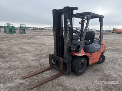 2004 Toyota 7FGU25 5000 lb Forklift