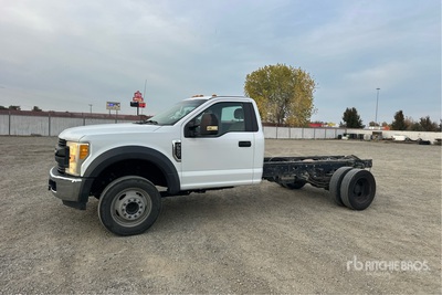2017 Ford F-550 XL 4x2 Cab and Chassis