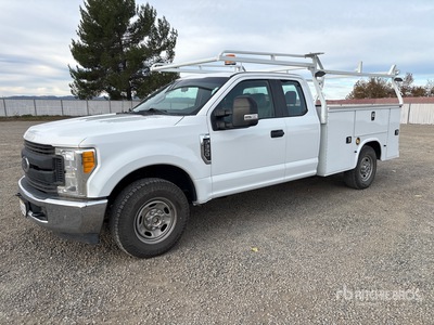 2017 Ford F-350 XL XL 4x2 Utility Truck