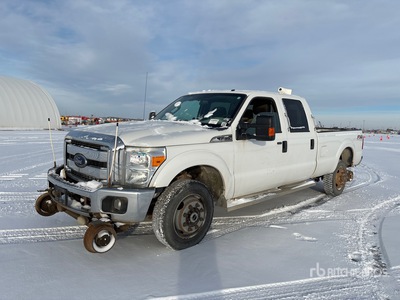 2015 Ford F-350 XLT 4x4 Crew Cab Hi-Rail Pickup