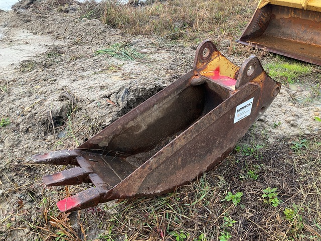 12 in Digging Backhoe Rear Bucket