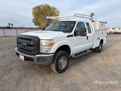 2015 Ford F-350 XL 4x4 Extended Cab Utility Truck