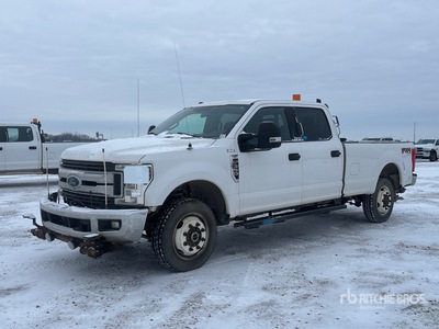 2018 FORD F-350 XLT 4x4 Crew Cab Hi-Rail Pickup