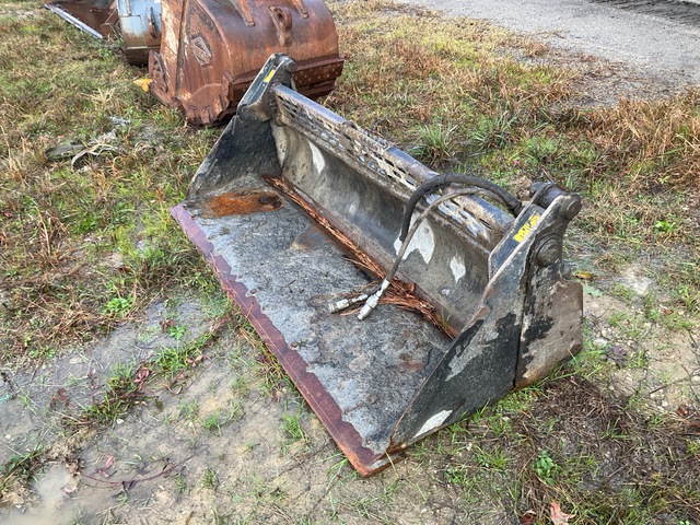 Cat 72 in Q/C Multi-Purpose Skid Steer Bucket Cat 72 in Q/C Multi-Purpose Skid Steer Bucket