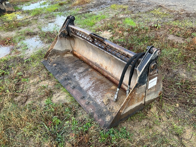 Cat 72 in Q/C Multi-Purpose Skid Steer Bucket Cat 72 in Q/C Multi-Purpose Skid Steer Bucket