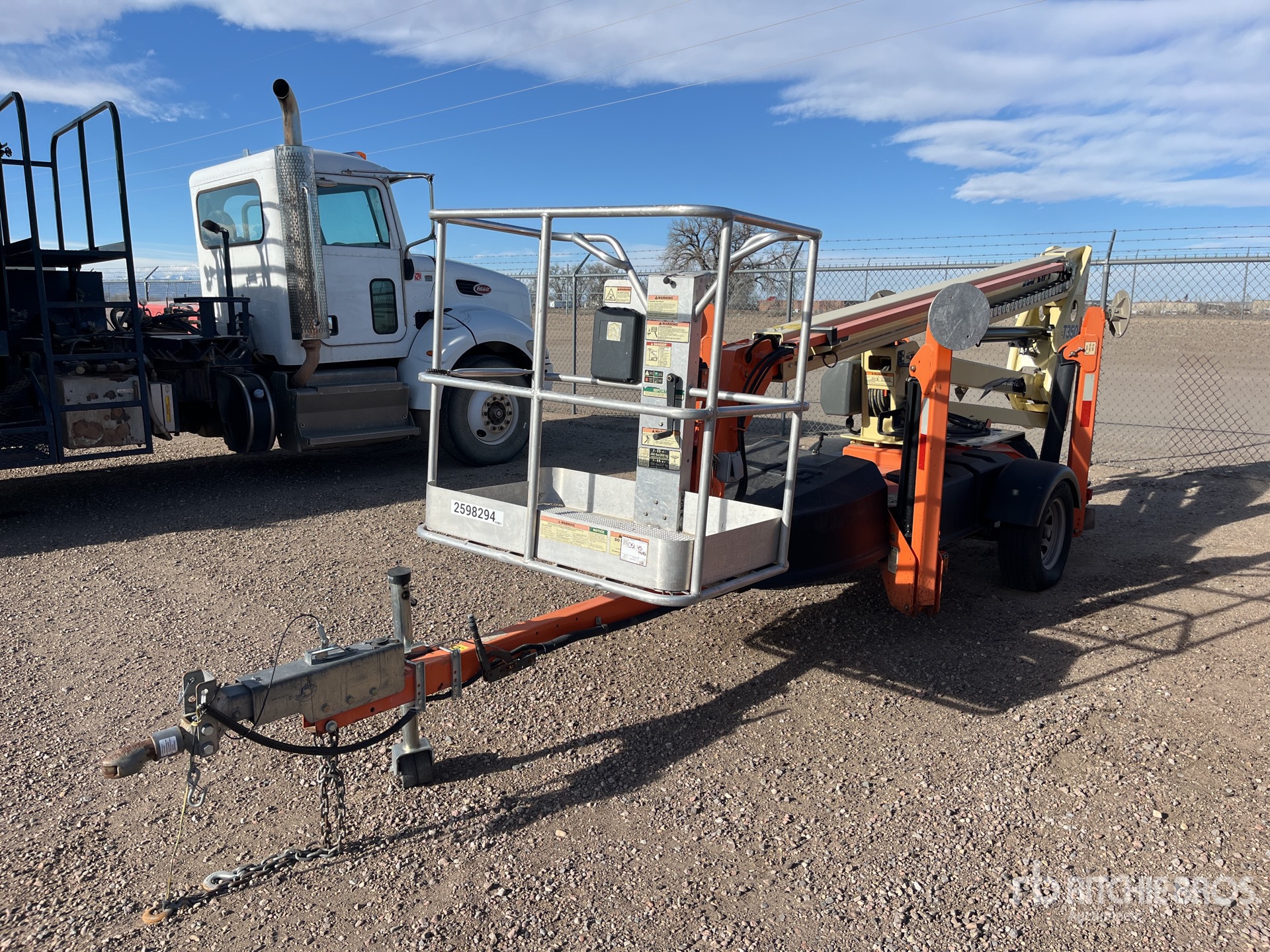 2018 JLG T-350 Towable Lift (Inoperable)
