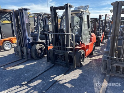 2010 Toyota 7FGU35 7300 lb Pneumatic Tire Forklift