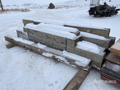 Quantity of 12 Ft 9 In x 8 In x 8 In 木材