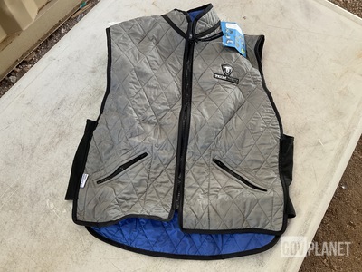 (435) TechNiche Evaporative Cooling Deluxe Sport Vests