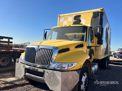 2007 International 4300 4x2 Camion fourgon (Inoperable)