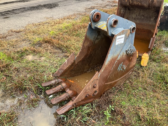 H&H JD130G 24 HD 24 in Digging Excavator Bucket - Fits John Deere 130G H&H JD130G 24 HD 24 in Digging Excavator Bucket - Fits John Deere 130G