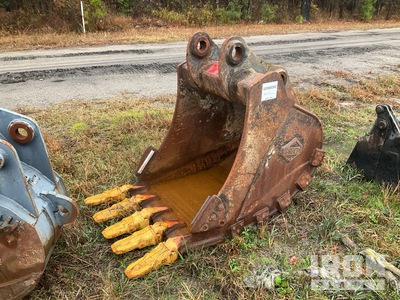 Hensley 36 in Digging دلو حفارة