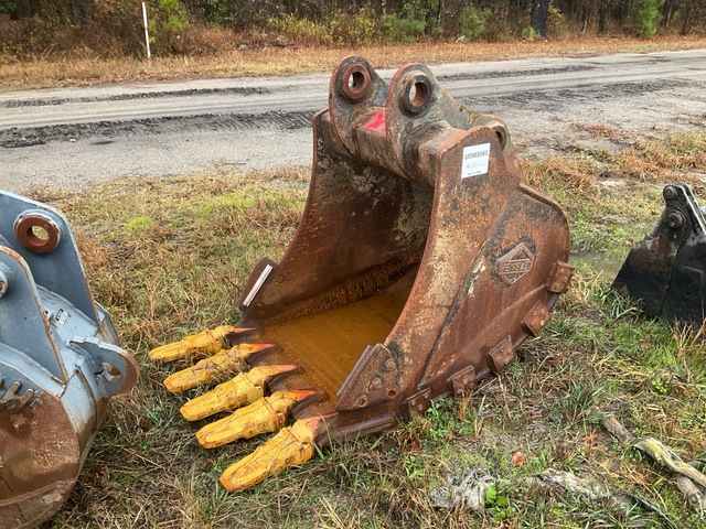 Hensley 36 in Digging Excavator Bucket