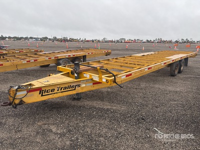 2010 R & W 29 ft T/A Equipment Trailer