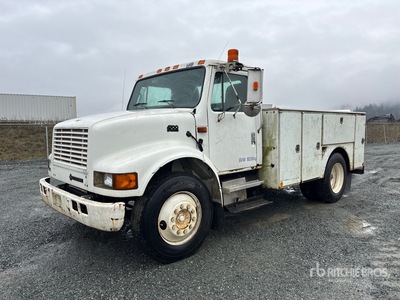 1995 International 4700 4x2 Camion utilitaire