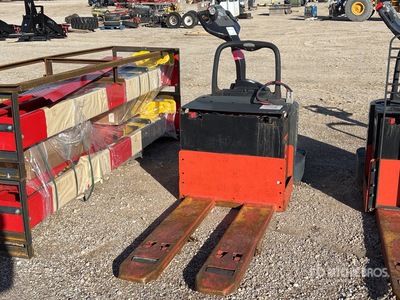 Toyota 8HBE30 6000 lb Electric Wózek paletowy