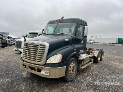 2015 Freightliner Cascadia 113 T/A Dagcabine Trekker