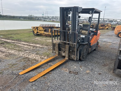 2018 Doosan g35s-7 6950 lb Pneumatic Tire رافعة شوكية