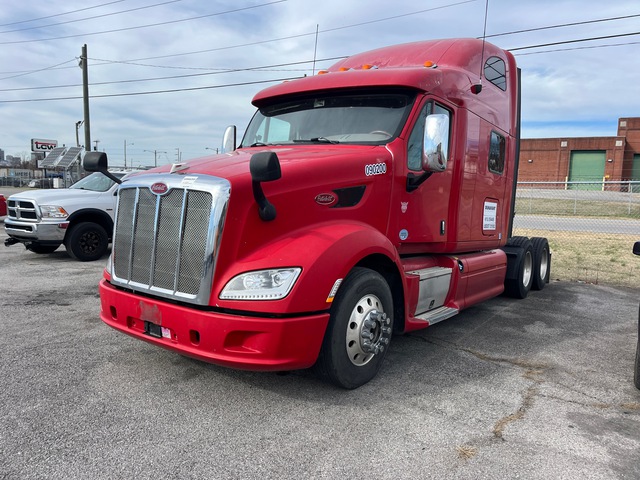 2013 Peterbilt 587 6x4 T/A Sleeper Truck Tractor