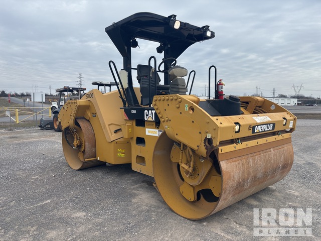 COMPACTADOR 2013 CATERPILLAR CB64
