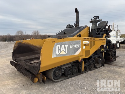 2015 Cat AP1055F Track Asphalt Paver