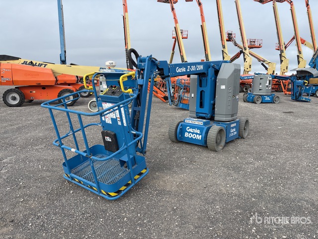 Genie Loading Genie Z3020N Telehandlers transport quote to Wolfforth, TX. VeriTread ...