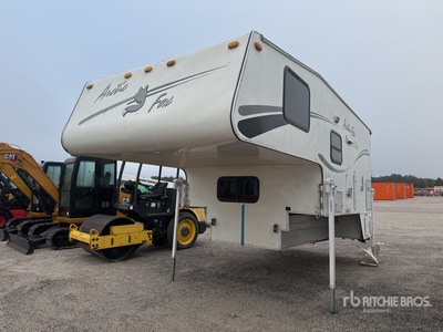 2005 Northwood Artic Fox Truck Camper