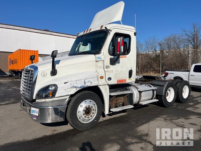 2014 Freightliner Cascadia 125 6x4 Day Cab Truck Tractor