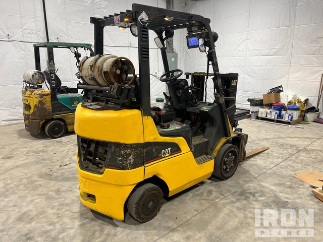 MONTACARGAS 2004 CATERPILLAR C4000